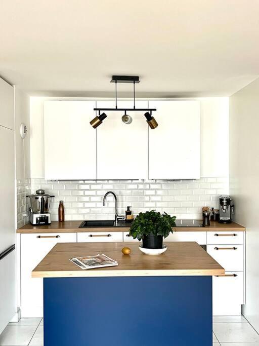 Stunning Apartment With Balcony To Visit Paris ลูวาลัวเปแรต์ ภายนอก รูปภาพ